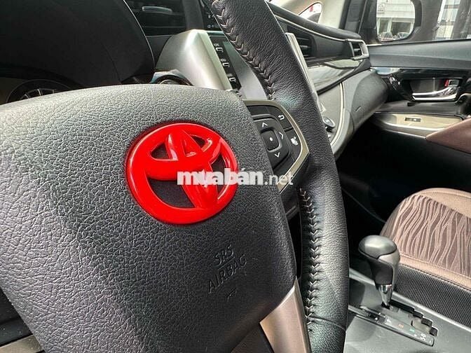 Toyota Innova 2021 Venturer - 22500 km 7c tự động