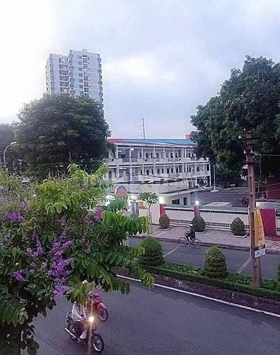 Chính chủ cho thuê căn góc 2MT 567 Bình Thới 8 x 15 đúc 4 tấm 
