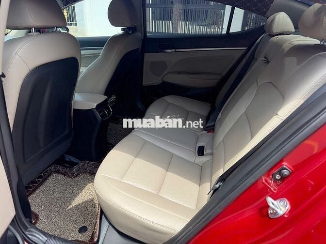 Hyundai Elantra 2018 một chủ sử dụng đi rất ít