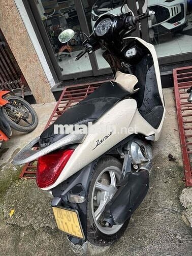 Bán xe như hình nhà nhiều xe không đi đến