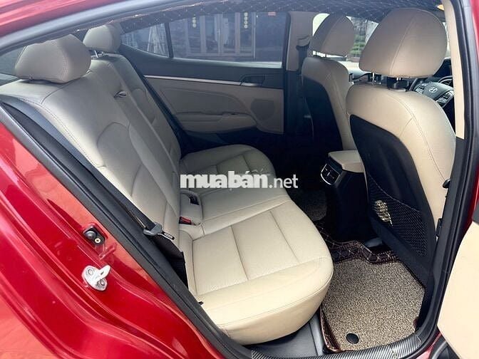 Hyundai Elantra 2018 một chủ sử dụng đi rất ít