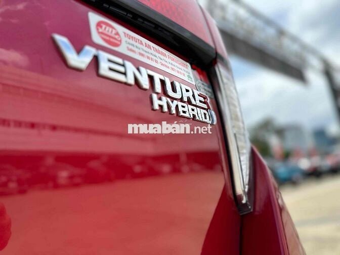 Toyota Innova 2021 Venturer - 22500 km 7c tự động