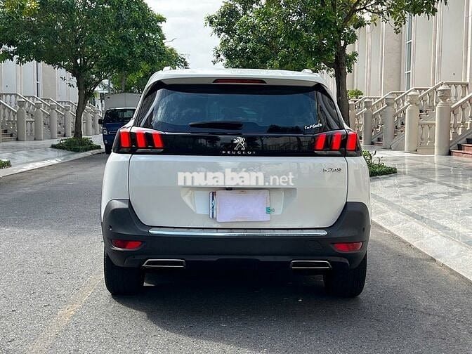 Peugeot 5008 2021 Allure trắng, full LS, có vay NH