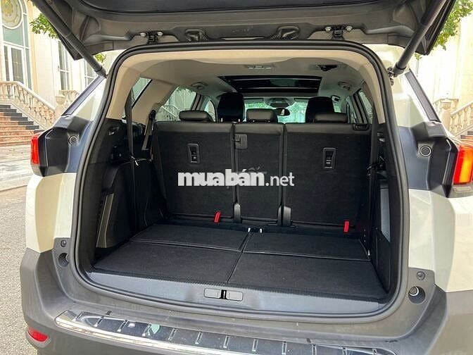 Peugeot 5008 2021 Allure trắng, full LS, có vay NH