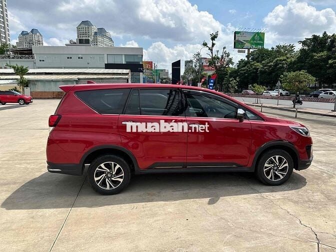 Toyota Innova 2021 Venturer - 22500 km 7c tự động