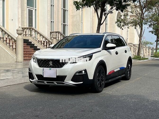 Peugeot 5008 2021 Allure trắng, full LS, có vay NH