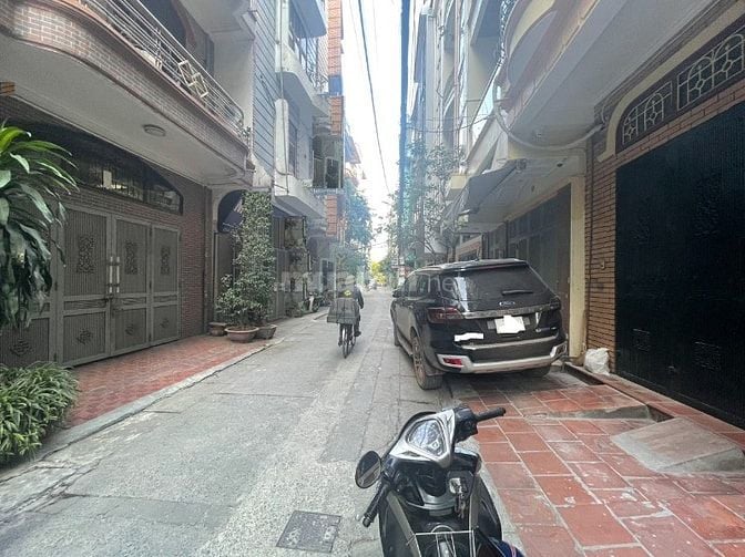 Nhà riêng ngõ phố vọng trần đại nghĩa dt70m2x6t giá 36tr