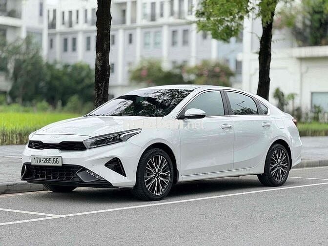 Kia K3 2022 1.6 pre chạy 6v km zin toàn bộ từ lốp