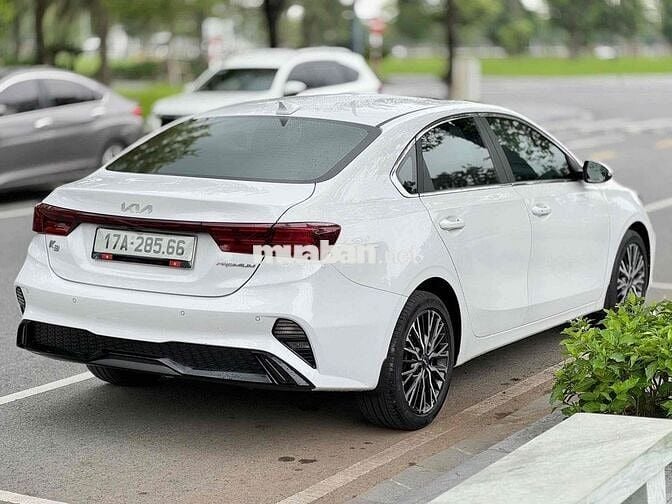 Kia K3 2022 1.6 pre chạy 6v km zin toàn bộ từ lốp