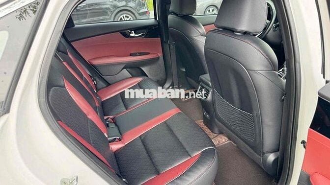 Kia K3 2022 1.6 pre chạy 6v km zin toàn bộ từ lốp