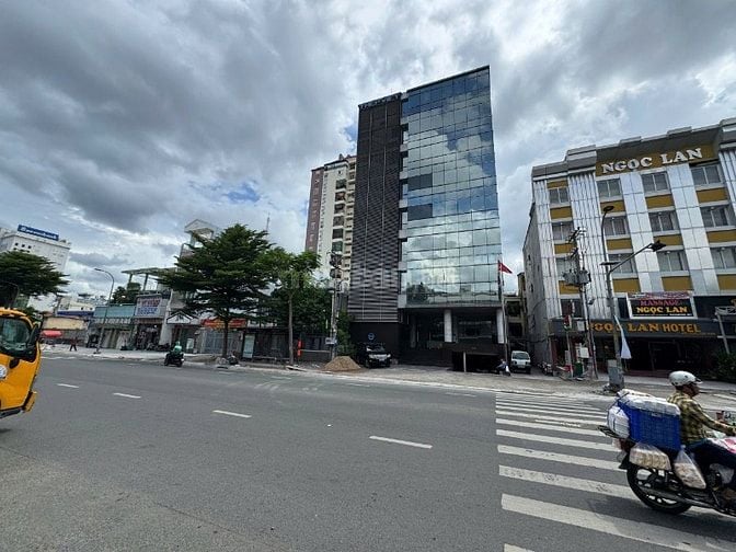 Lời ngay 7 tỷ, mặt tiền Trần Hưng Đạo Q1, DT: 4,8x17 KC 4T hđt 90tr
