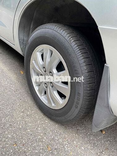 Toyota Innova 2009 G - 123456 km
