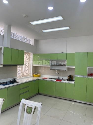 Nhà thuê đường 817A tạ quang bửu F5Q8 dt: 6m x 20, 3 lầu St