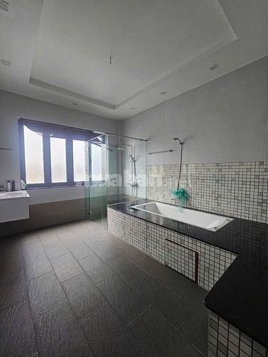 NHÀ KDC TÊN LỬA, 5x20m. 4 TẦNG. GIÁ: 11.9 TỶ TL