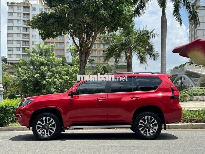 Toyota Prado 2023 VX 2.7L - 22000 km, một chủ.