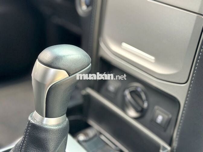 Toyota Prado 2023 VX 2.7L - 22000 km, một chủ.