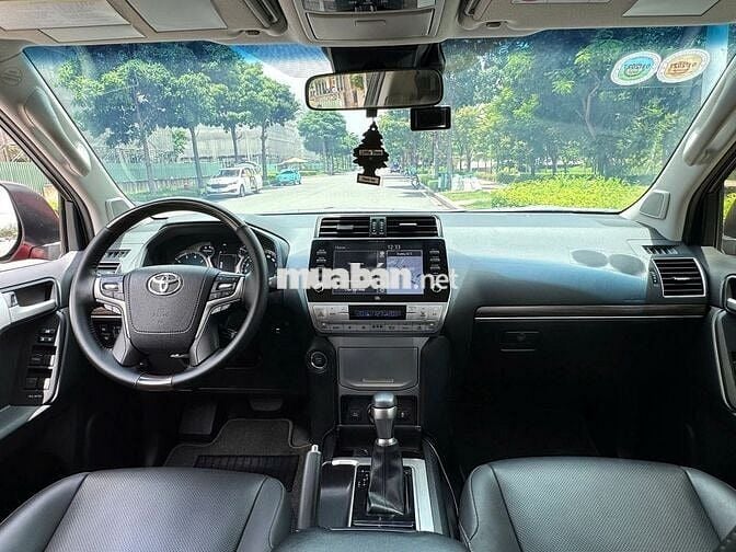 Toyota Prado 2023 VX 2.7L - 22000 km, một chủ.
