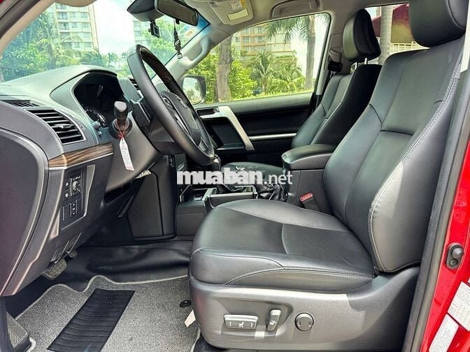 Toyota Prado 2023 VX 2.7L - 22000 km, một chủ.