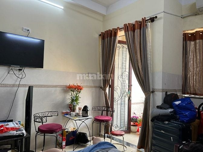 Gia đình đi định cư cần bán -83/131 Năm Châu, Phường 11, Quận Tân Bình