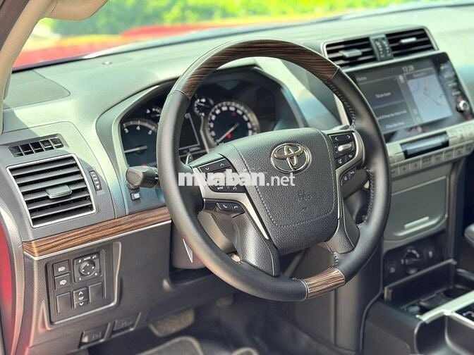 Toyota Prado 2023 VX 2.7L - 22000 km, một chủ.