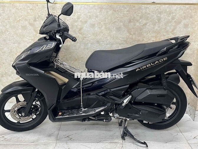 AB 125 mẫu 4val đời 2024 màu đen mù 43AE-008.74