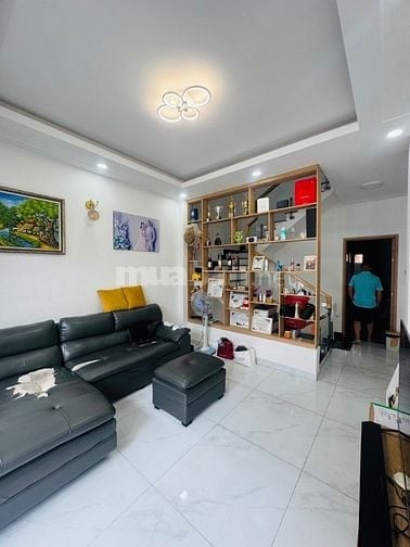 NHÀ ĐẸP HẺM Ô TÔ  ĐỐI DIỆN EMART TRUNG TÂM SÀI GÒN