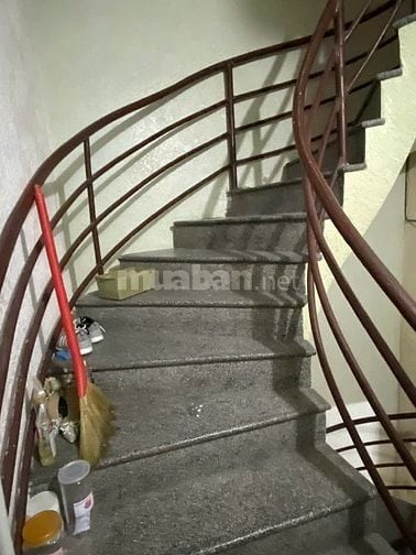 CẦN TIỀN BÁN GẤP NHÀ HẺM LỚN GẦN ĐƯỜNG CHÍNH
