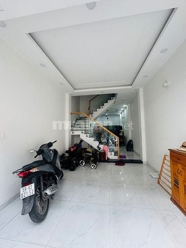 NHÀ ĐẸP HẺM Ô TÔ  ĐỐI DIỆN EMART TRUNG TÂM SÀI GÒN