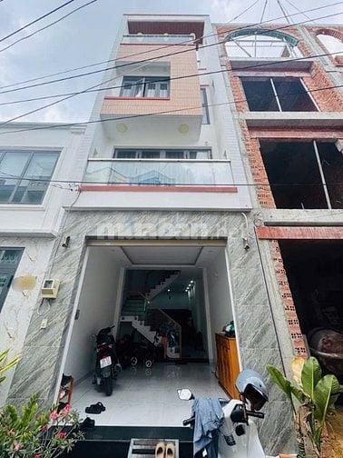 NHÀ ĐẸP HẺM Ô TÔ  ĐỐI DIỆN EMART TRUNG TÂM SÀI GÒN