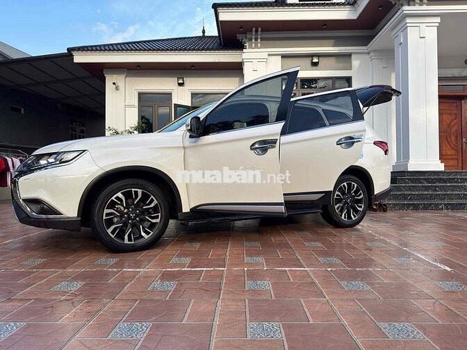 Mitsubishi Outlander 2020 2.0 CVT Premium  - 65000