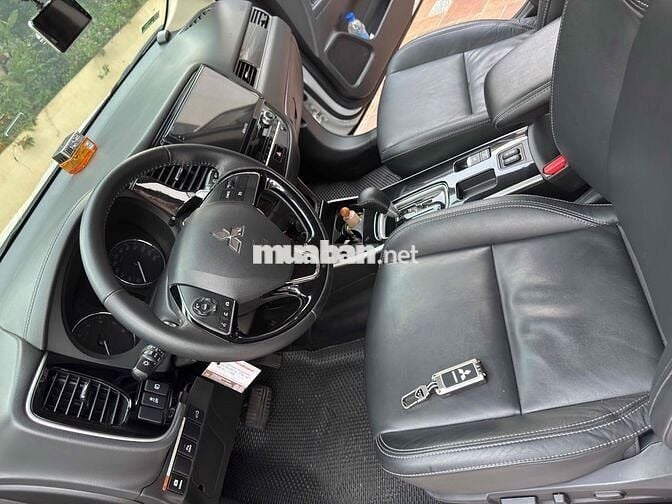 Mitsubishi Outlander 2020 2.0 CVT Premium  - 65000