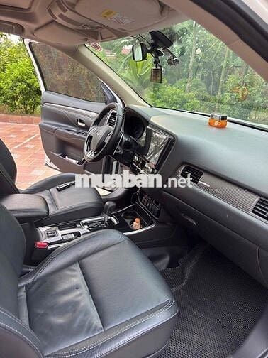 Mitsubishi Outlander 2020 2.0 CVT Premium  - 65000