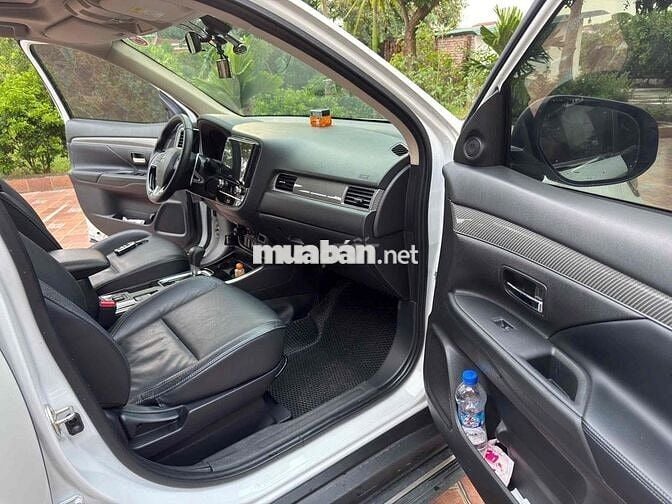 Mitsubishi Outlander 2020 2.0 CVT Premium  - 65000