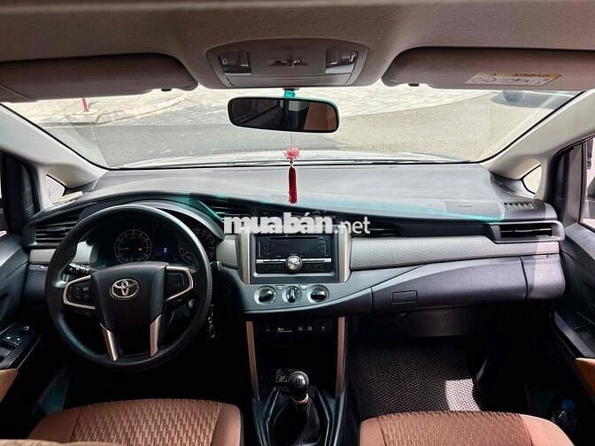 Toyota Innova 2020 E 2.0 MT - 61000 km