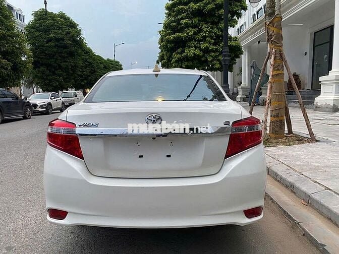 Chính chủ bán Toyota Vios E 1.5AT trắng sx 2018