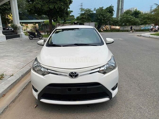 Chính chủ bán Toyota Vios E 1.5AT trắng sx 2018