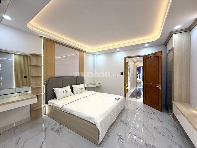 Siêu phẩm 5 Lầu THANG MÁY CAO CẤP Gara để 2 xe hơi hẻm 10m Lê Đức Thọ