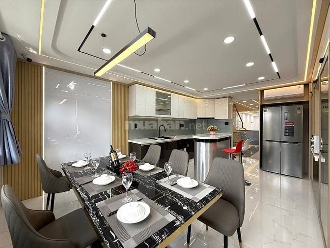 Siêu phẩm 5 Lầu THANG MÁY CAO CẤP Gara để 2 xe hơi hẻm 10m Lê Đức Thọ