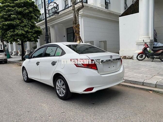 Chính chủ bán Toyota Vios E 1.5AT trắng sx 2018