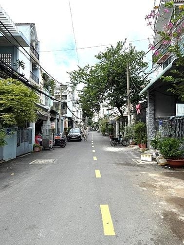 Siêu phẩm 5 Lầu THANG MÁY CAO CẤP Gara để 2 xe hơi hẻm 10m Lê Đức Thọ