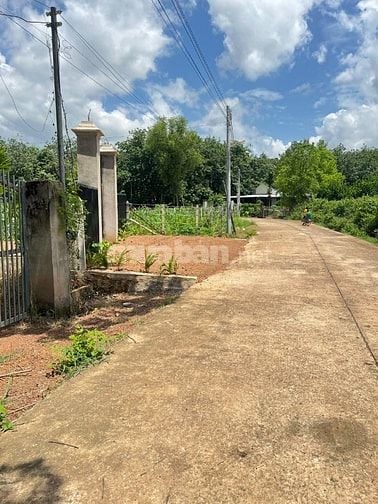 Bán Đất Thổ Cư giá ngộp 200m2, Giá rẻ 300 triệu, đất gần trường học