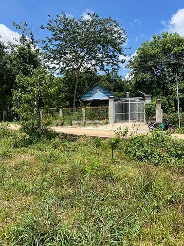 Bán Đất Thổ Cư giá ngộp 200m2, Giá rẻ 300 triệu, đất gần trường học
