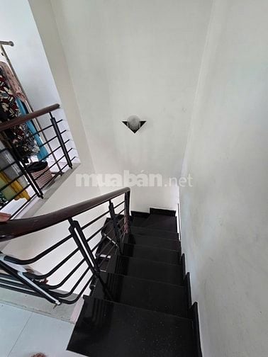 Chủ cần bán gấp!! Nhà mới đúc kiên cố trung tâm Q6 gần chợ Kim Biên