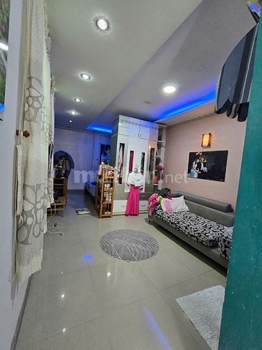 Chủ cần bán gấp!! Nhà mới đúc kiên cố trung tâm Q6 gần chợ Kim Biên