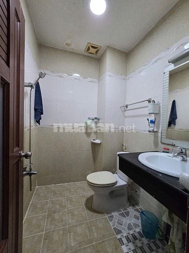 Chủ cần bán gấp!! Nhà mới đúc kiên cố trung tâm Q6 gần chợ Kim Biên