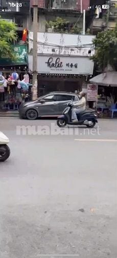 Bán căn hộ tập thể mặt phố Thái Thịnh, Đống Đa, diện tích 54m2, MT 5m