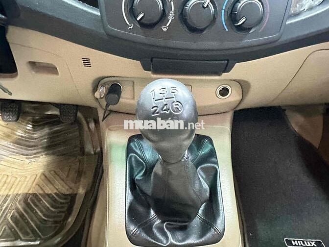 Toyota Hilux 2014 2.5E - 109000 km siêu chất