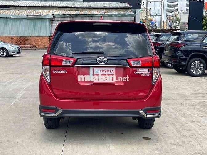 Toyota Innova 2021 Venturer - 22000 km