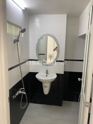 Nhà thuê đường 817A Tạ Quang Bửu F5Q8 dt: 6m x 20m, 3 lầu St
