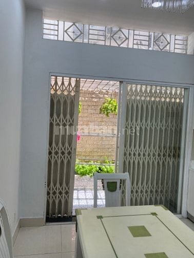 Nhà thuê đường 817A Tạ Quang Bửu F5Q8 dt: 6m x 20m, 3 lầu St